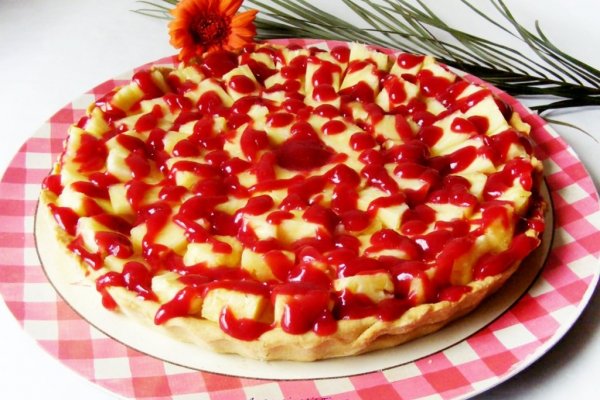 Tarta cu ananas si jeleu de zmeura