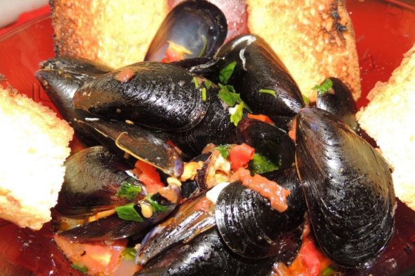 Zuppa di cozze alla napoletana ( Supa de scoici tipic napoletan)