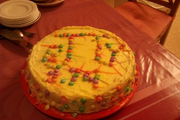 Torta cu crema de vanilie si prajitura stil cremsnit