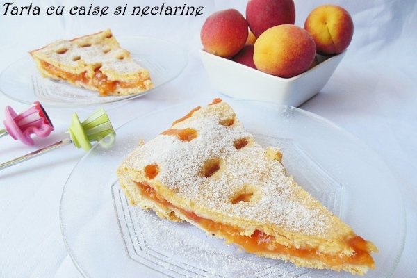 Tarta cu caise si nectarine