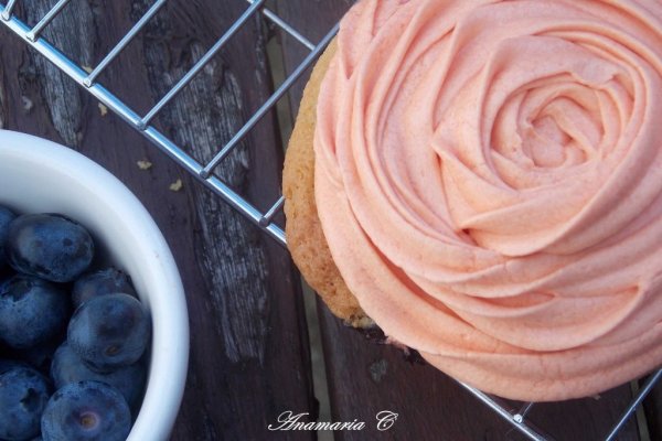 Cupcakes Cu Champagne Butter Cream