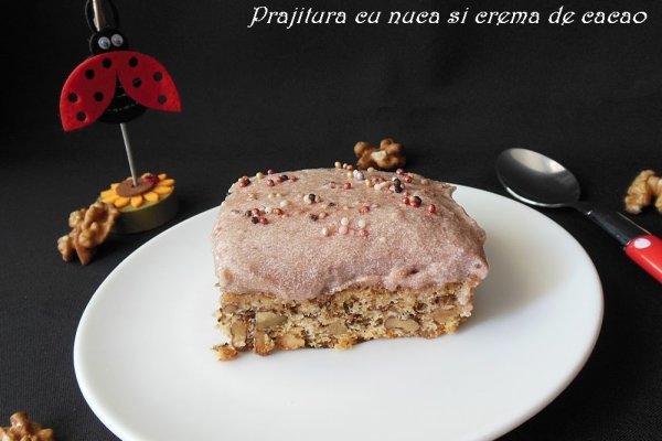 Prajitura cu nuca si crema de cacao