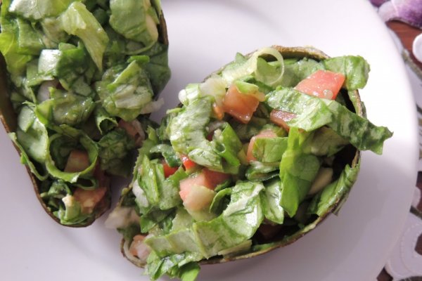 Salata cu avocado