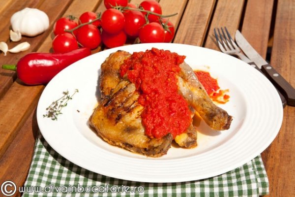 Pui la gratar cu sos picant bulgaresc