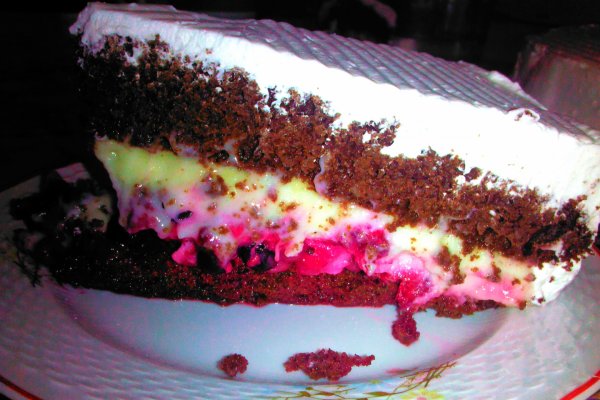 Brownie Cake with forest fruits and custard cream