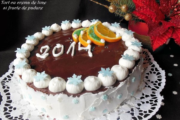Tort cu crema de lime si fructe de padure
