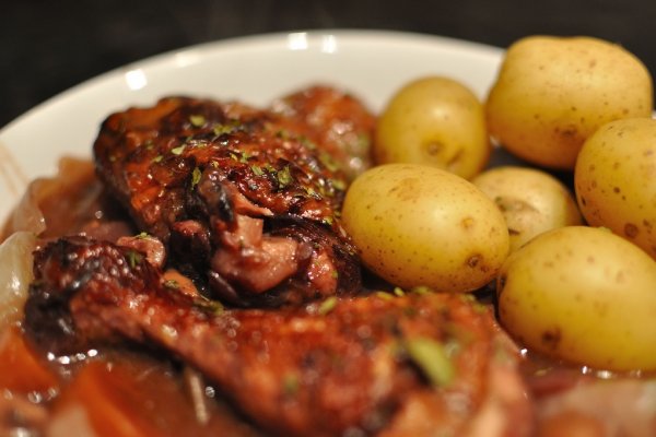 Retete clasice si gustoase: Coq au vin