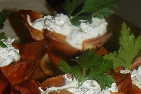 Cosulete umplute cu crema de branza