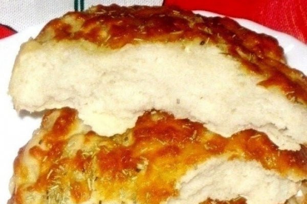 Painici pufoase cu cascaval si rosmarin