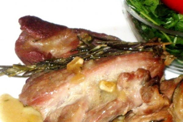 Pulpa de curcan in sos de unt si rosmarin