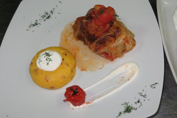 Sarmalute in cuib cu afumatura