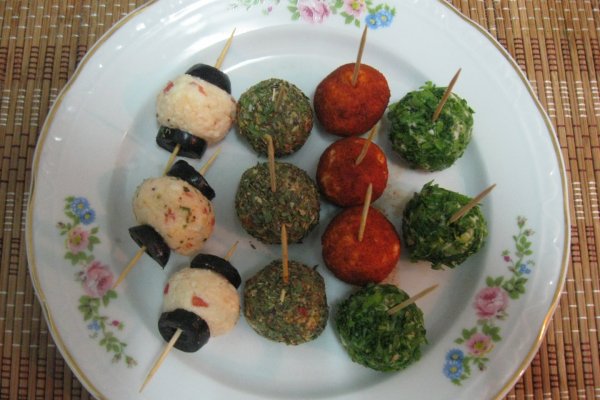 BILUTE DE BRANZA IN INVELIS DE CONDIMENTE