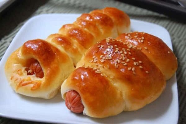 Cele mai ciudate retete de hot dog din jurul lumii
