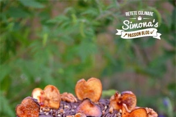 Tort cu mere si nuci caramelizate