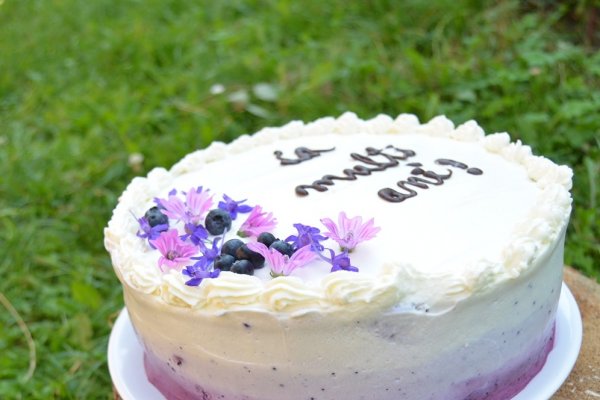 Tort cu crema de afine