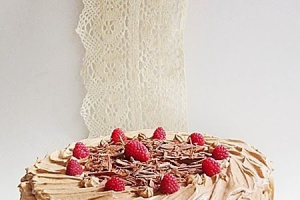 Tort cu crema de zmeura si mascarpone