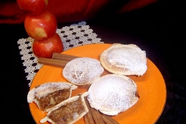 Mini placintele cu mere