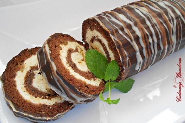Ruladă cu brânză dulce și ciocolată