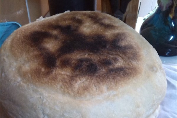 Paine la tigaie de fonta pe aragaz