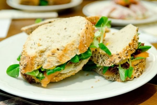 Trei reţete de sandwich-uri create cu pâine de la Paul de Cristina Mazilu, în cadrul „Bread Artists″