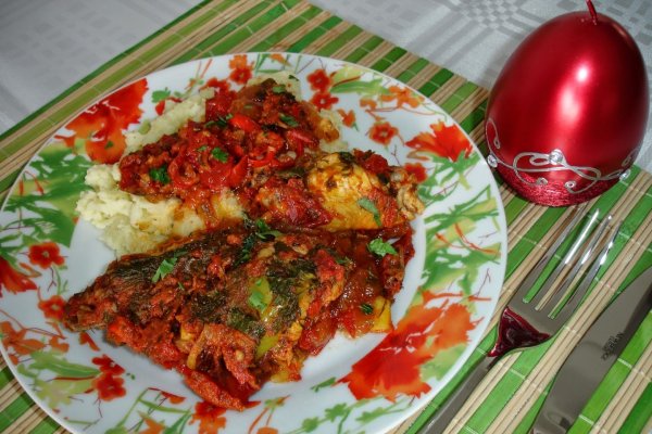 Mancare de pui cu rosii