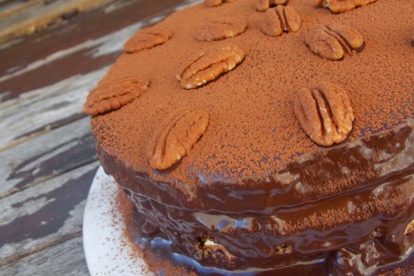 Tort cu ciocolata si crema de branza