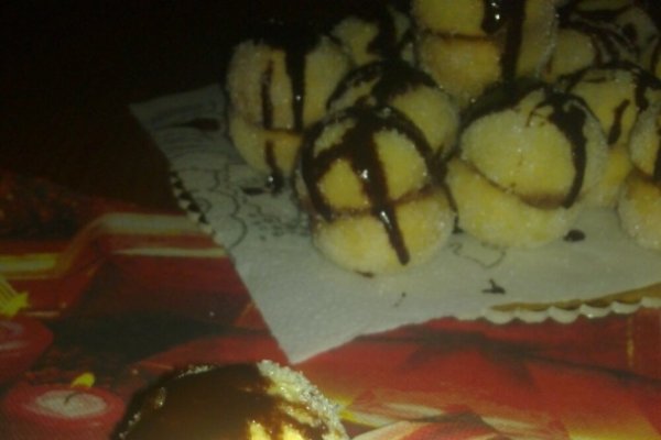 ''Piersici'' umplute