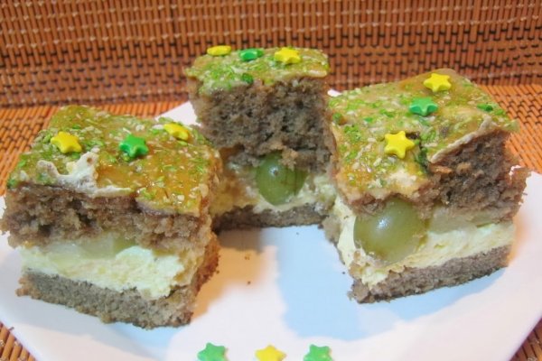 Prajitura cu ananas, struguri si crema de vanilie