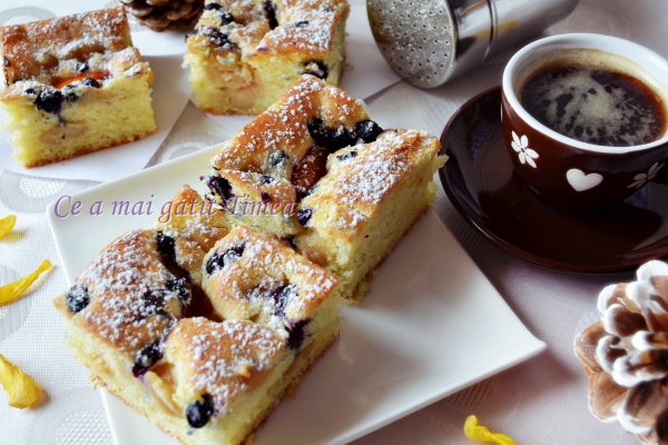 Prajitura cu budinca si fructe