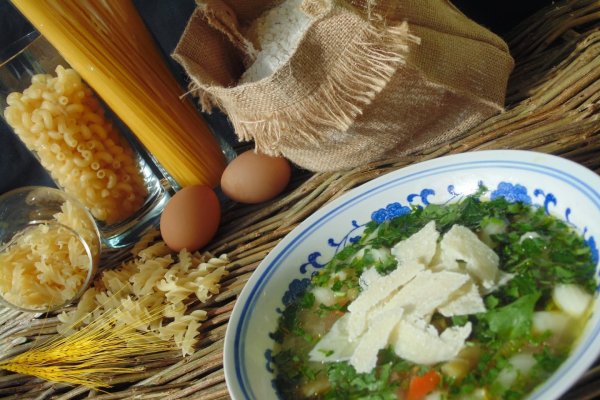 Supa "hora vitaminelor" cu paste si parmezan