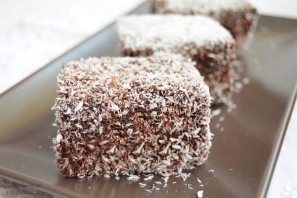 Lamingtons - prajitura tavalita