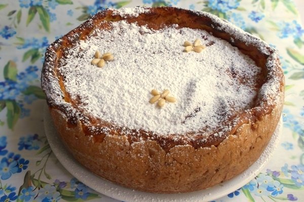 Placinta cu branza si seminte de pin