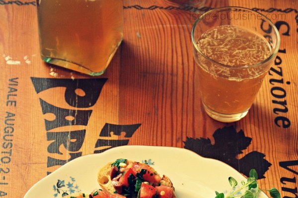 Bruschette cu rosii si masline kalamata