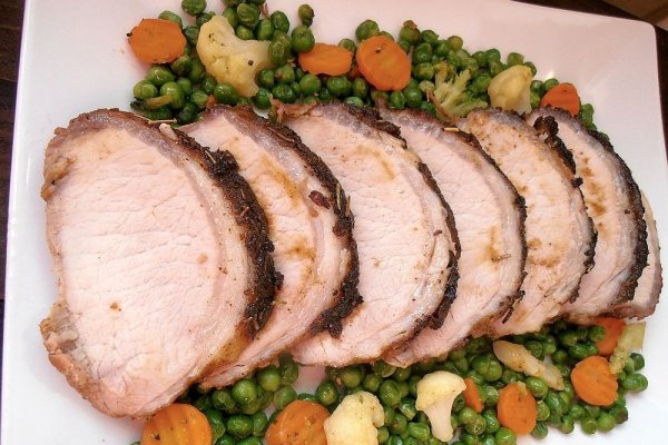 Muschi de porc cu sos de mere si legume sote