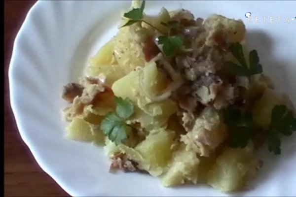 Salata de cartofi si peste afumat