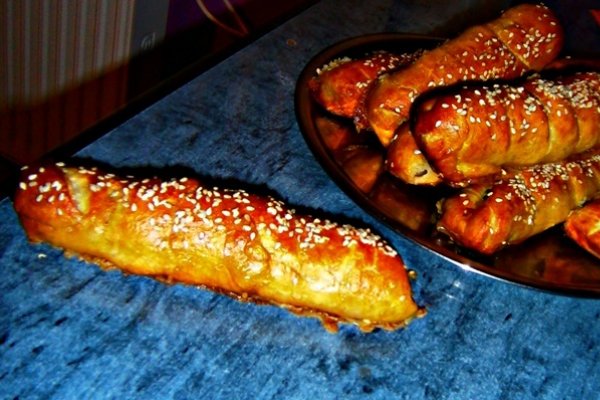 Covridog (crenvursti in aluat)