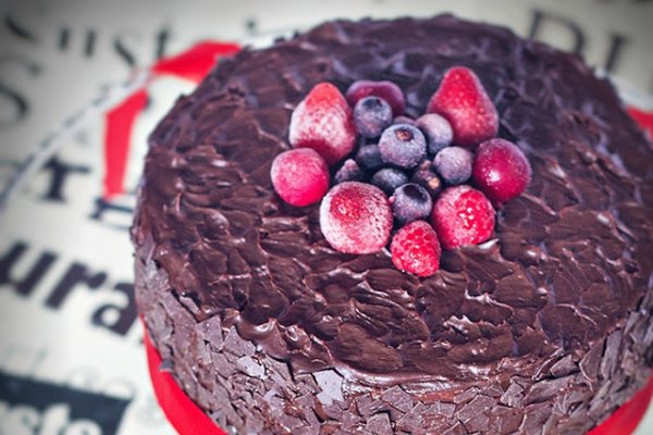 Tort de ciocolata cu crema de iaurt