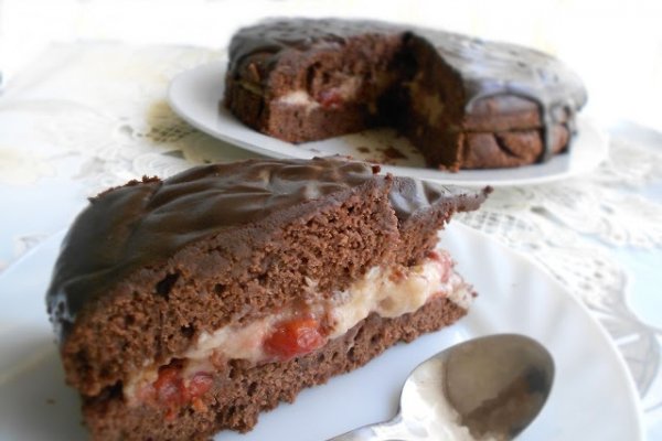 Tort cu ciocolata, visine si banane  (de post)