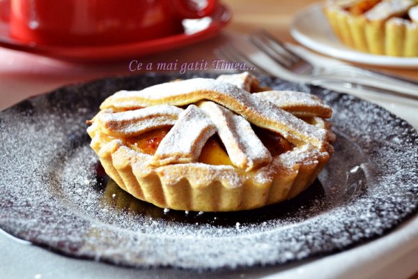 Minitarte cu piersici