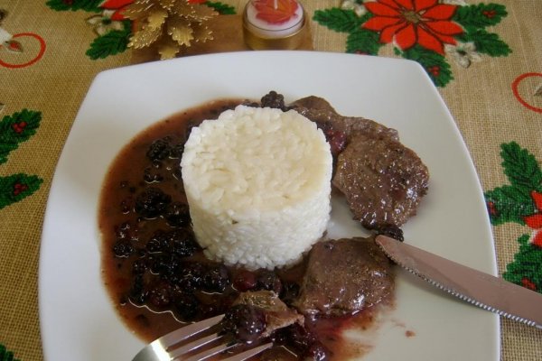 Medalion de caprioara cu sos de mure