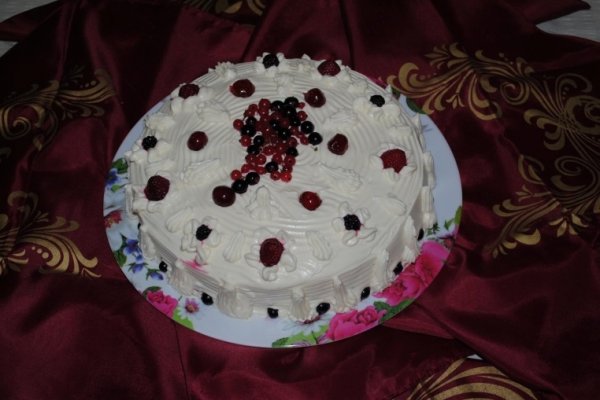 Tort cu fructe de padure