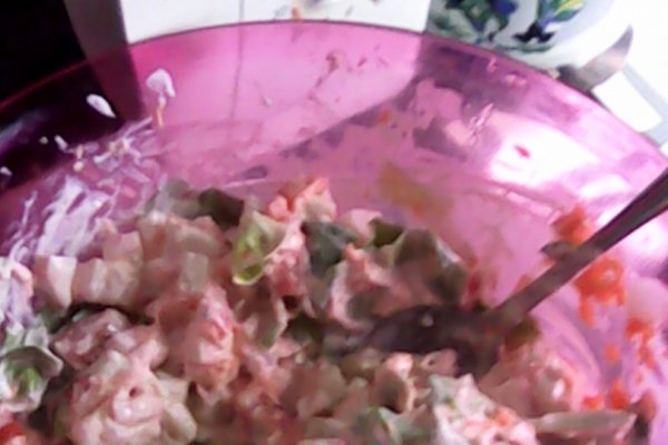 Salata de cruditati cu telemea de capra si smantana