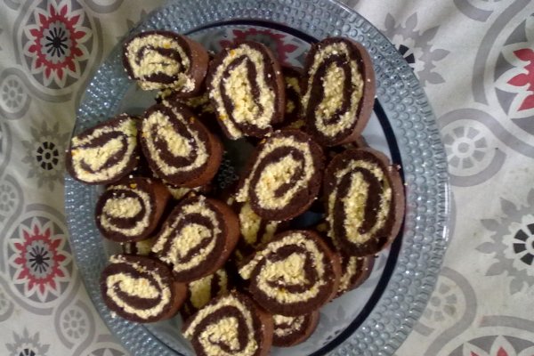 Rulada de ciocolata cu branza de vaci