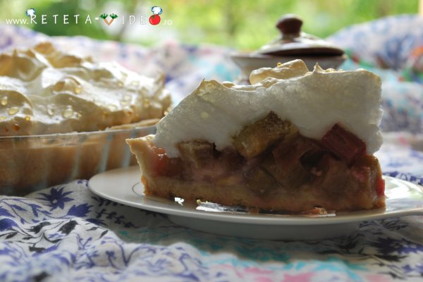 Placinta cu rubarba si bezea