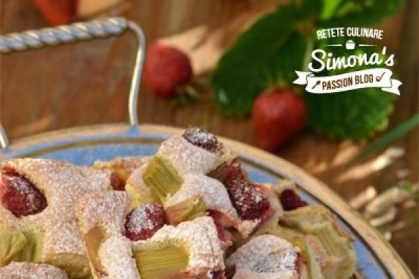 Prajitura  cu rubarba si capsuni