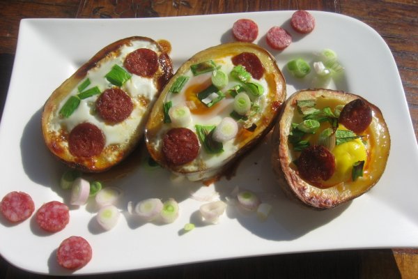 Oua coapte in cartofi