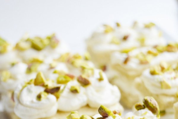 Aperitiv cu brânză și fistic