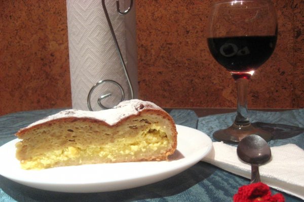 Prajitura cu branza si crema de oua