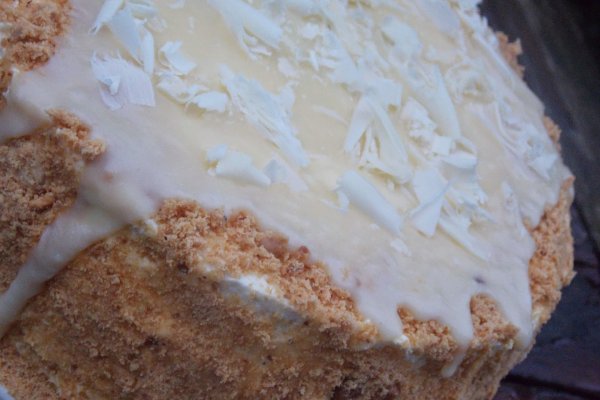 Tort Cu Crema De Ciocolata Alba