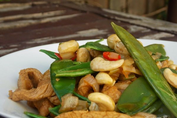 Porc Tailandez Cu Mangetout si Caju